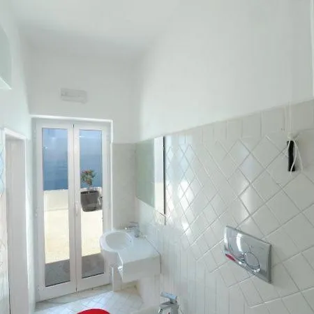Appartamento Sleeps 5 *