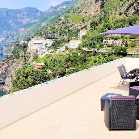 Sleeps 5 Appartamento Praiano