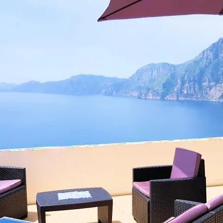 Sleeps 5 *