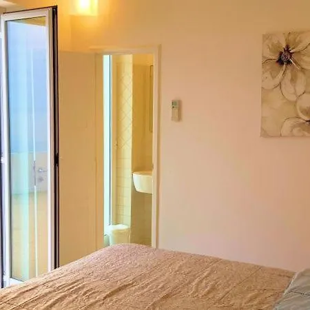 Sleeps 5 Appartamento *