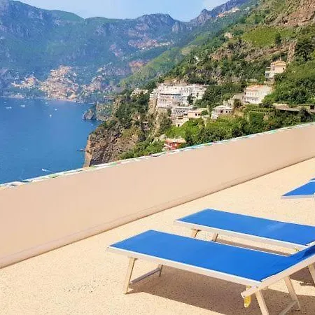 Sleeps 5 Appartamento Praiano
